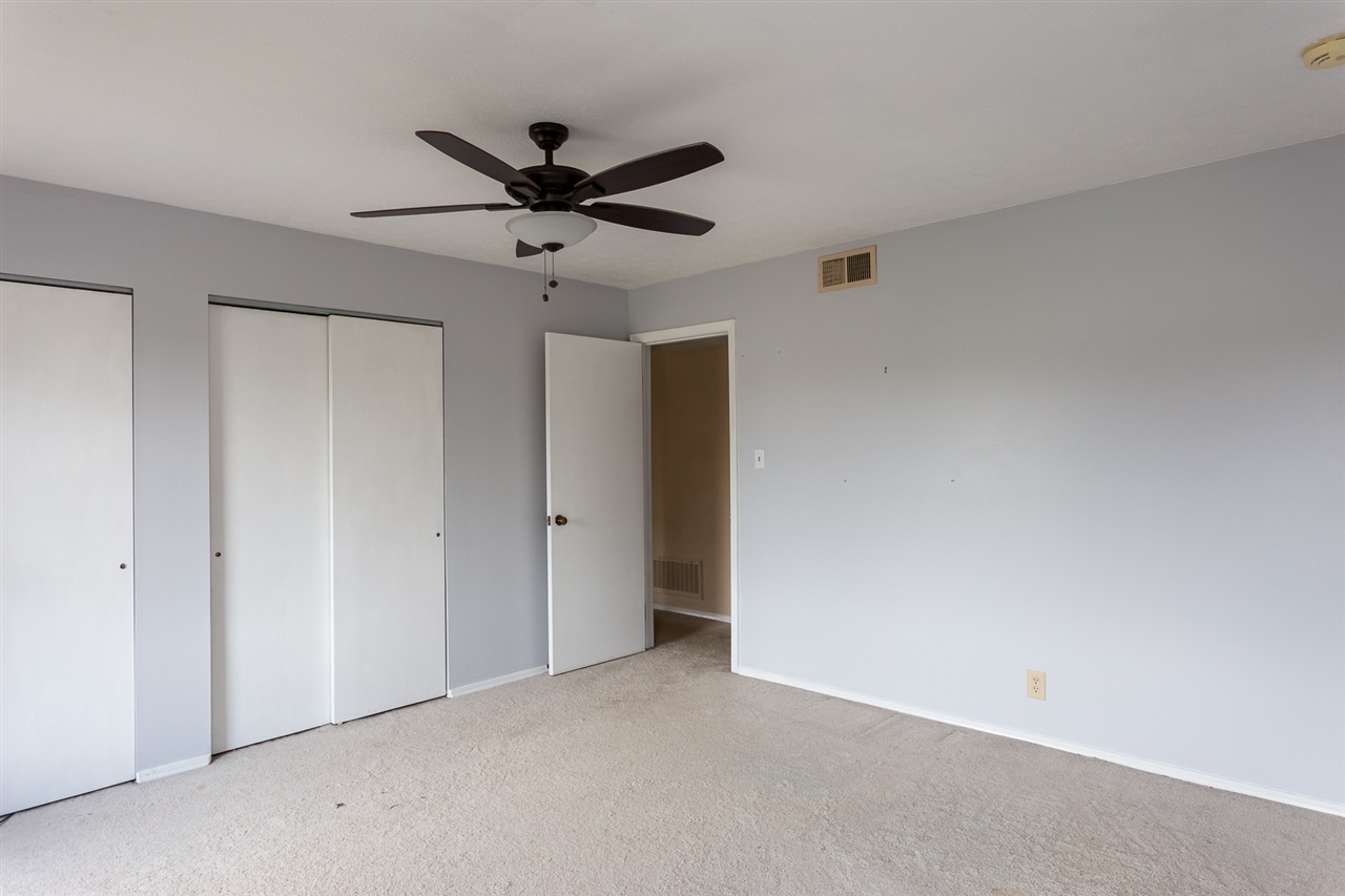 Listing Picture 8126 Lake Terrace Louisville, KY 40222 MLS HK10049245