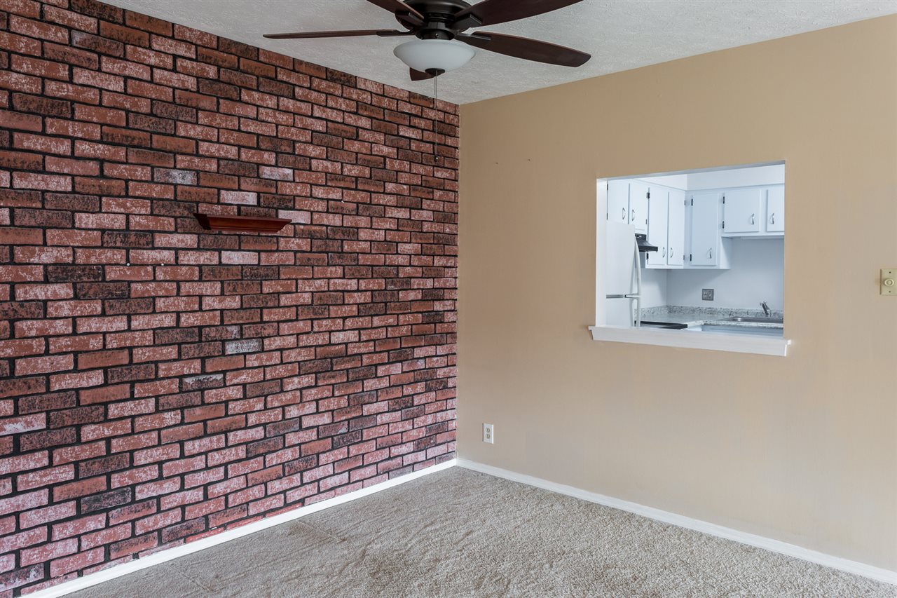 Listing Picture 8126 Lake Terrace Louisville, KY 40222 MLS HK10049245