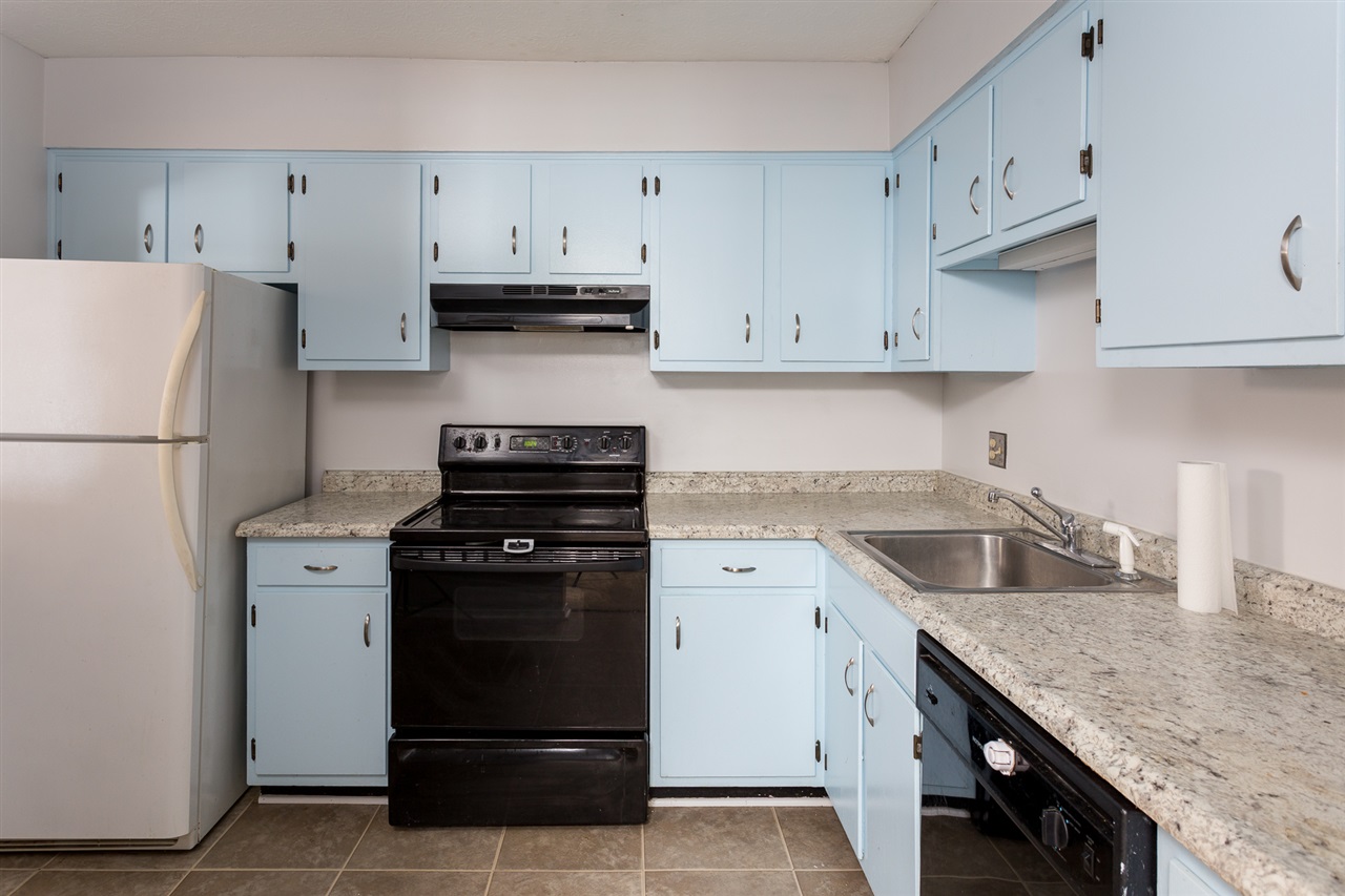 Listing Picture 8126 Lake Terrace Louisville, KY 40222 MLS HK10049245