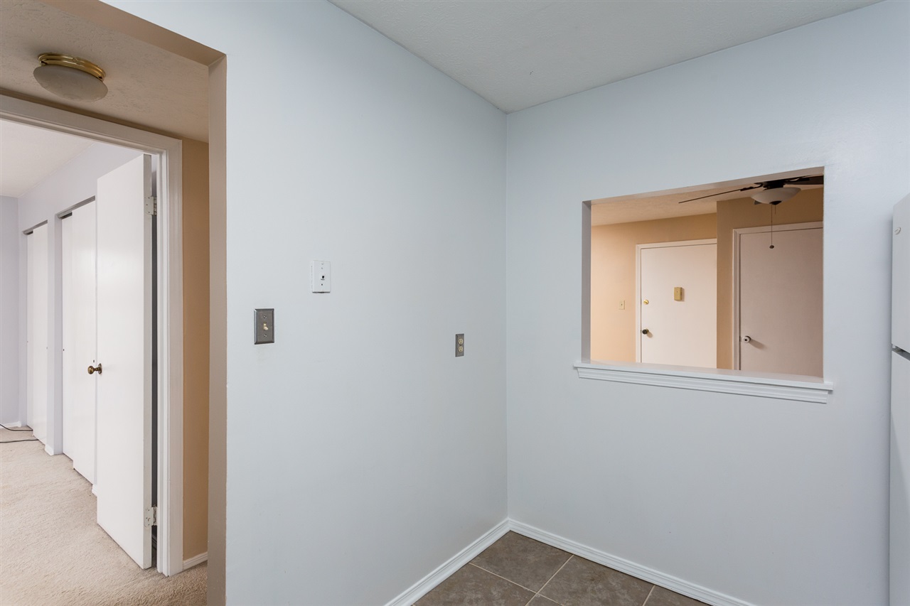 Listing Picture 8126 Lake Terrace Louisville, KY 40222 MLS HK10049245