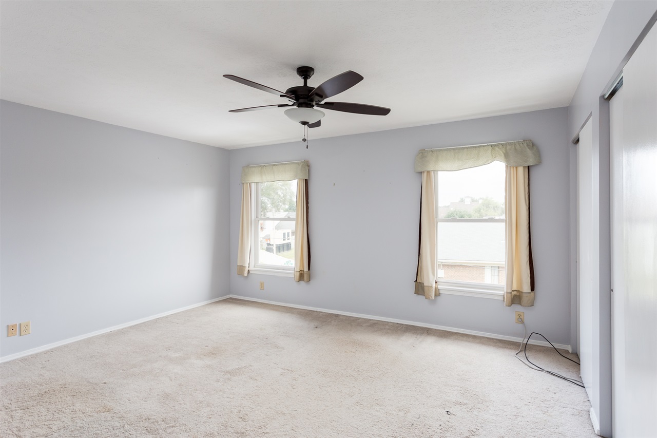 Listing Picture 8126 Lake Terrace Louisville, KY 40222 MLS HK10049245