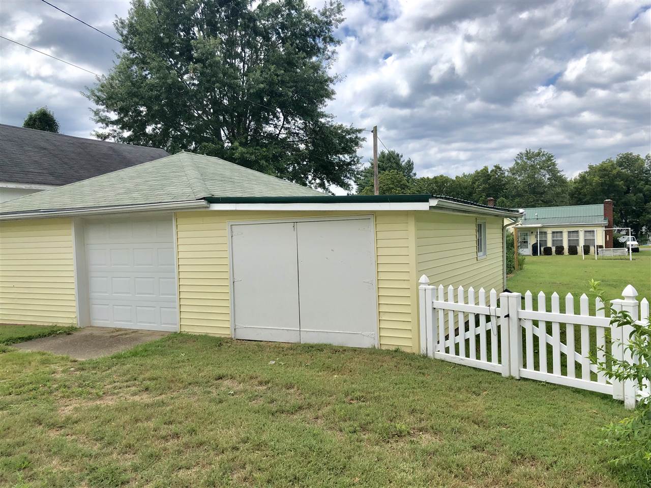 Listing Picture 1109 Elm Street West Point, KY 40177 MLS HK10049548