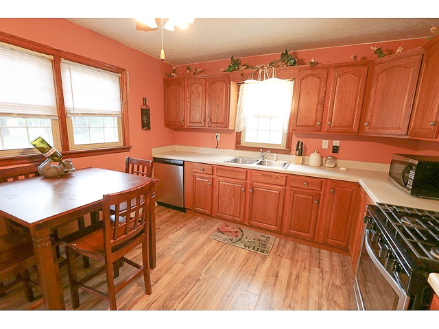 Listing Picture 406 w Walnut Street Leitchfield, KY 42754 MLS HK10049456