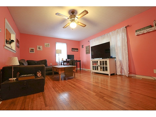 Listing Picture 406 w Walnut Street Leitchfield, KY 42754 MLS HK10049456