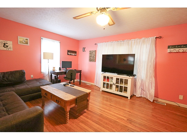 Listing Picture 406 w Walnut Street Leitchfield, KY 42754 MLS HK10049456