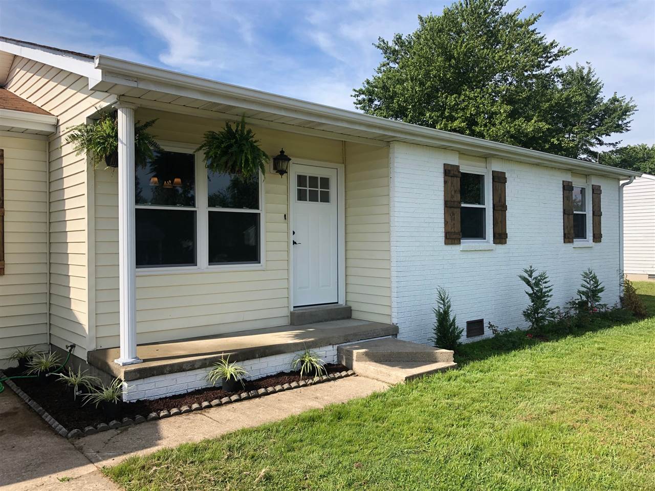 Listing Picture 111 Willoughby Street Hardinsburg, KY 40143 MLS HK10049368