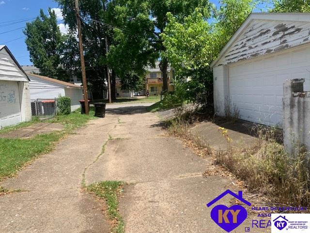 Listing Picture 304 Cecil Avenue Louisville, KY 40212 MLS HK10049904