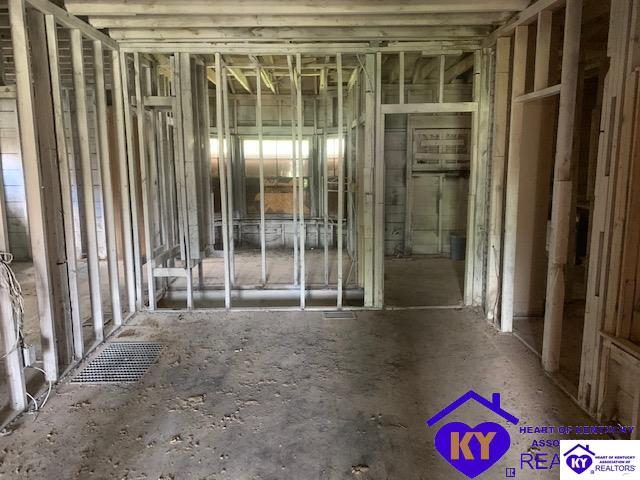 Listing Picture 304 Cecil Avenue Louisville, KY 40212 MLS HK10049904