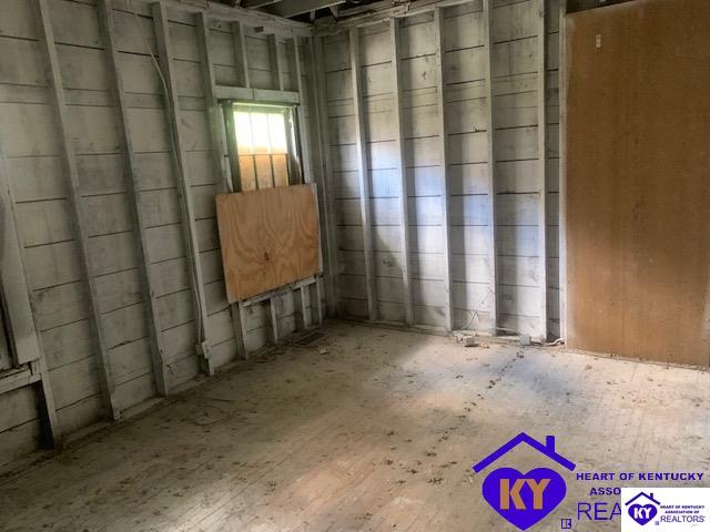 Listing Picture 304 Cecil Avenue Louisville, KY 40212 MLS HK10049904