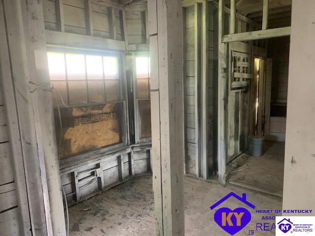 Listing Picture 304 Cecil Avenue Louisville, KY 40212 MLS HK10049904