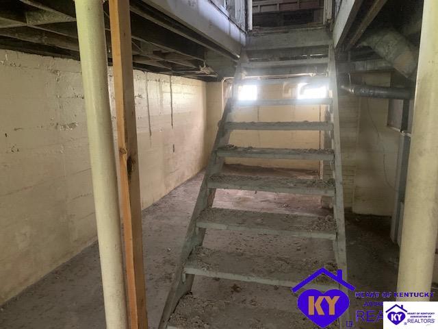 Listing Picture 304 Cecil Avenue Louisville, KY 40212 MLS HK10049904