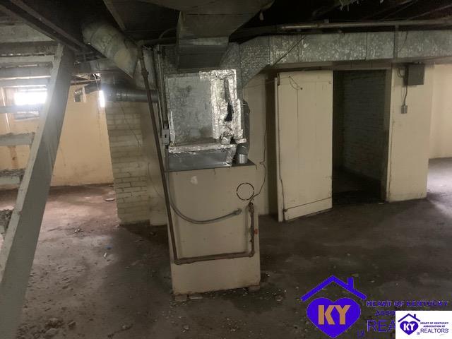 Listing Picture 304 Cecil Avenue Louisville, KY 40212 MLS HK10049904