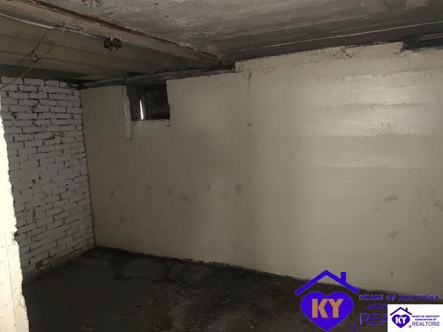 Listing Picture 304 Cecil Avenue Louisville, KY 40212 MLS HK10049904