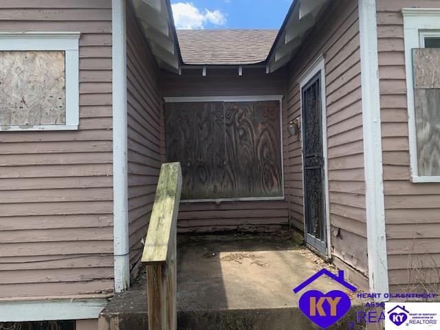 Listing Picture 304 Cecil Avenue Louisville, KY 40212 MLS HK10049904