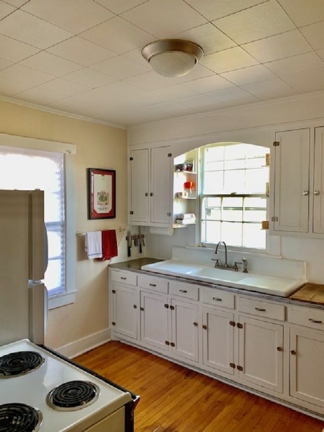 Listing Picture 107 W Forest Avenue Hodgenville, KY 42748 MLS HK10050103