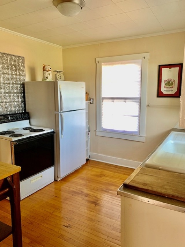 Listing Picture 107 W Forest Avenue Hodgenville, KY 42748 MLS HK10050103