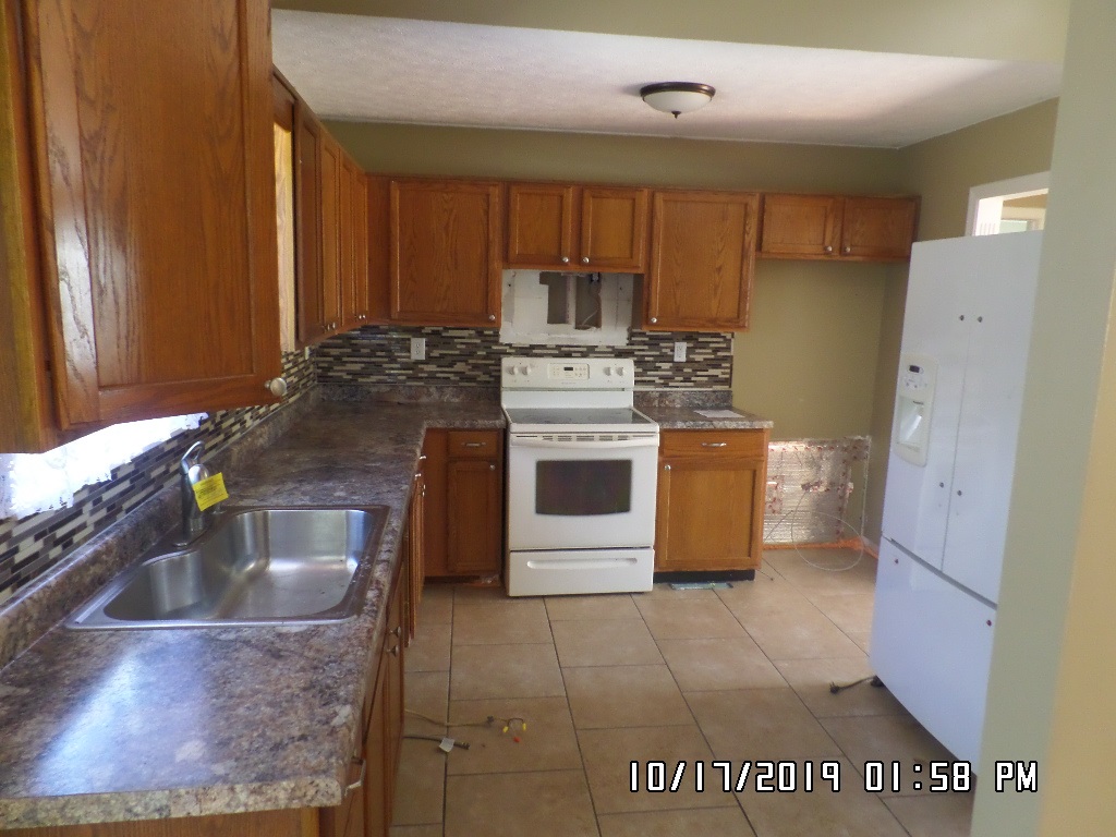 Listing Picture 102 Wedgewood Court Radcliff, KY 40160 MLS HK10050299