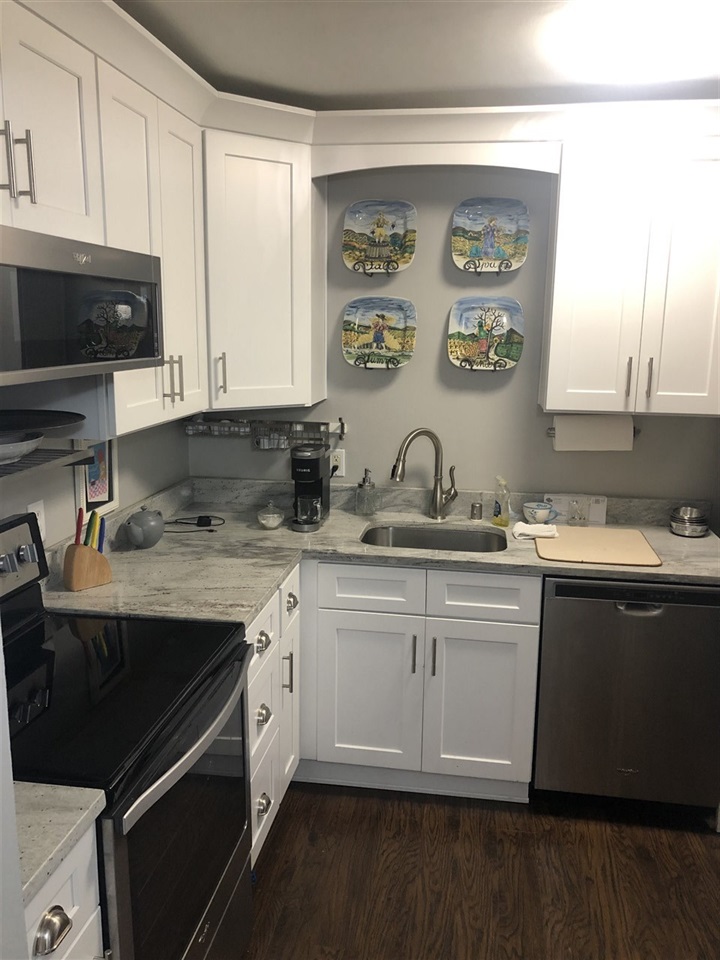 Listing Picture 165 Thierman Lane Louisville, KY 40207 MLS HK10050487