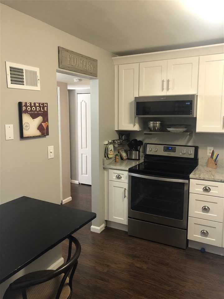 Listing Picture 165 Thierman Lane Louisville, KY 40207 MLS HK10050487