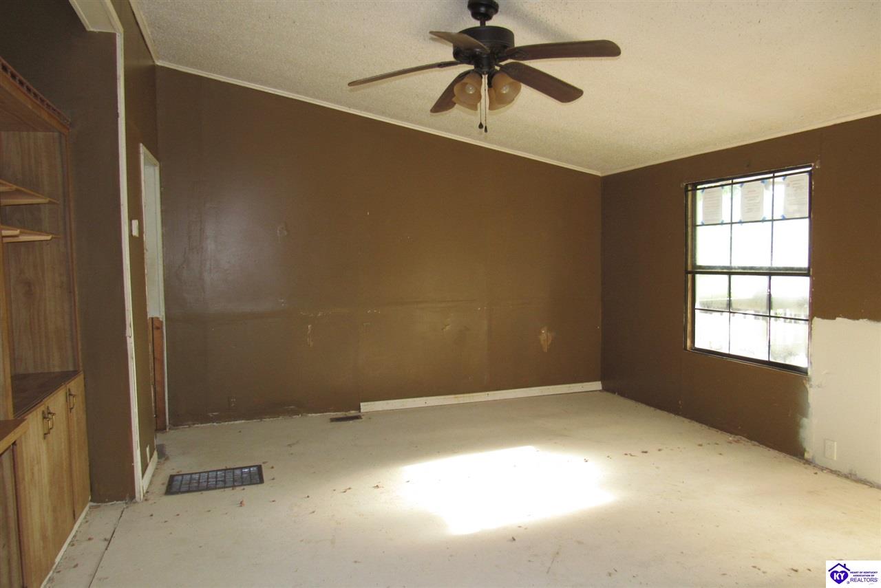 Listing Picture 178 Carter Road Leitchfield, KY 42754 MLS HK10050422