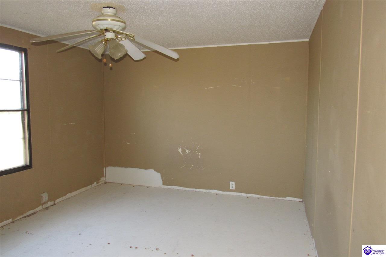 Listing Picture 178 Carter Road Leitchfield, KY 42754 MLS HK10050422