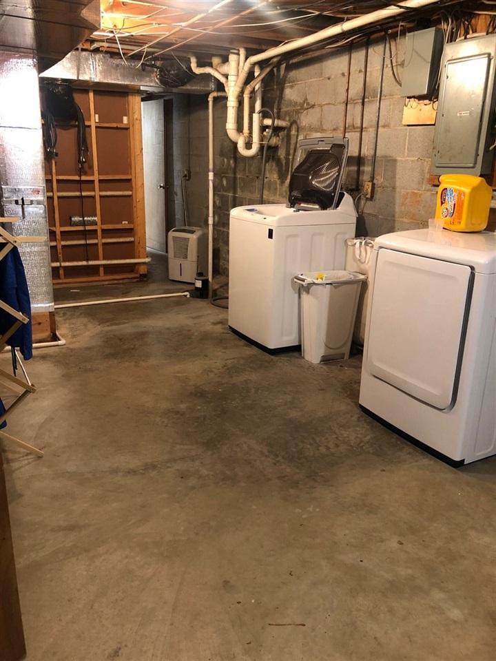 Listing Picture 156 Springwood Drive Greensburg, KY 42743 MLS HK10050675