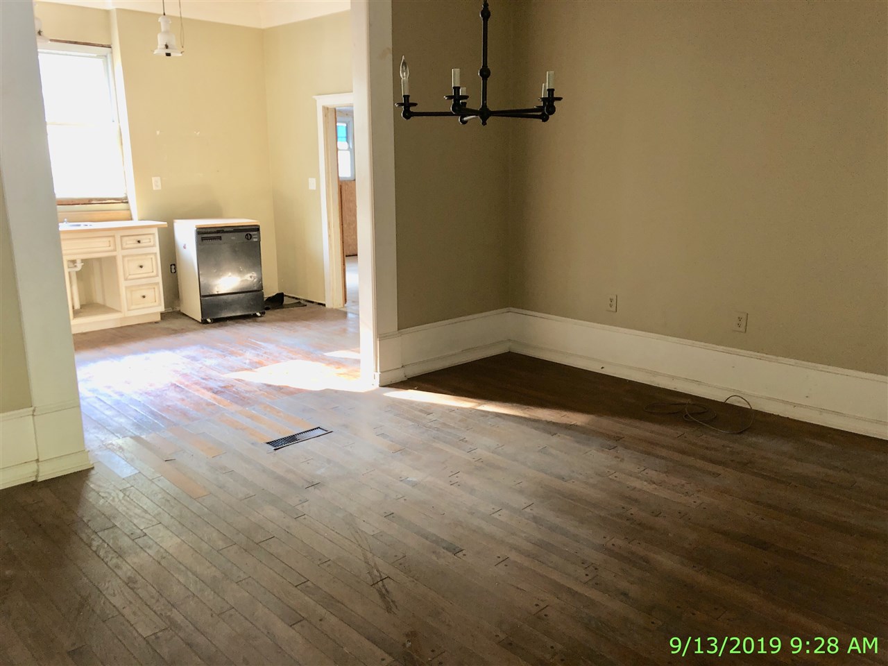 Listing Picture 407 Central Avenue Elizabethtown, KY 42701 MLS HK10050061