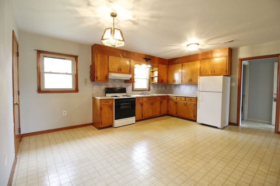 Listing Picture 808 Eastside Drive Horse Cave, KY 42749 MLS HK10050686