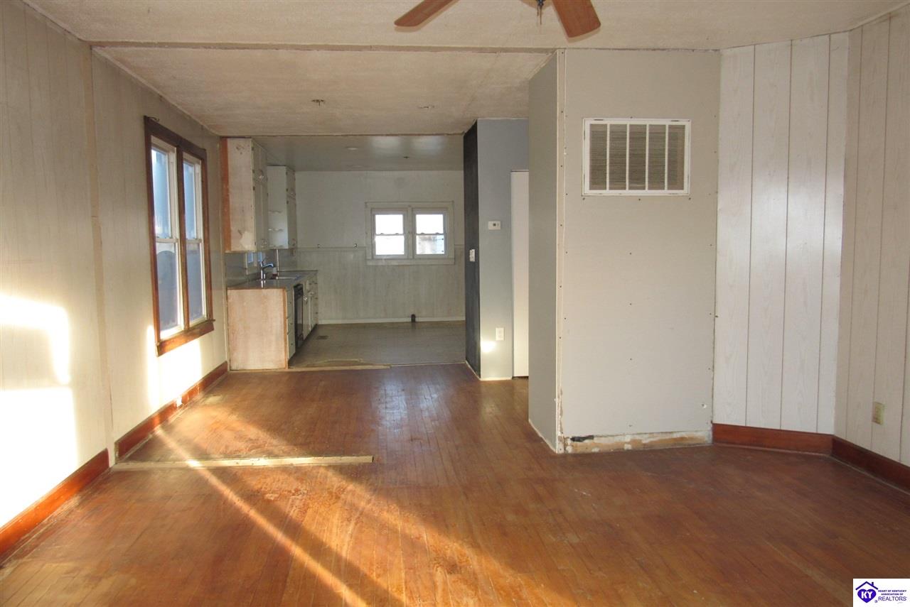 Listing Picture 250 W Oak Street Lebanon Junction, KY 40150 MLS HK10050944