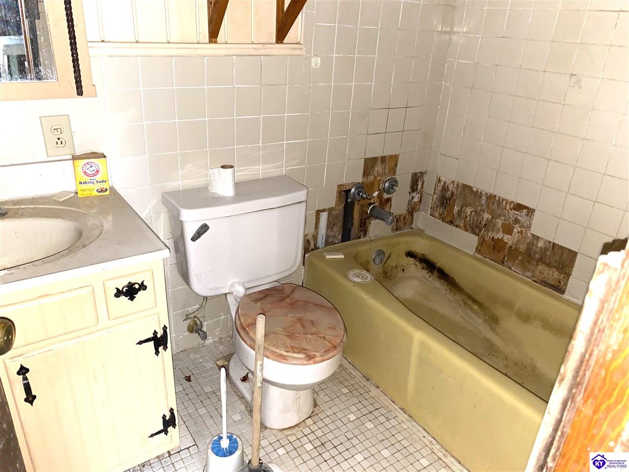 Listing Picture 103 Woods Road Elizabethtown, KY 42701 MLS HK10050776