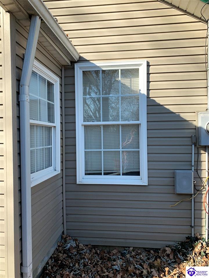 Listing Picture 344 W Maple Avenue Hodgenville, KY 42748 MLS HK10050787