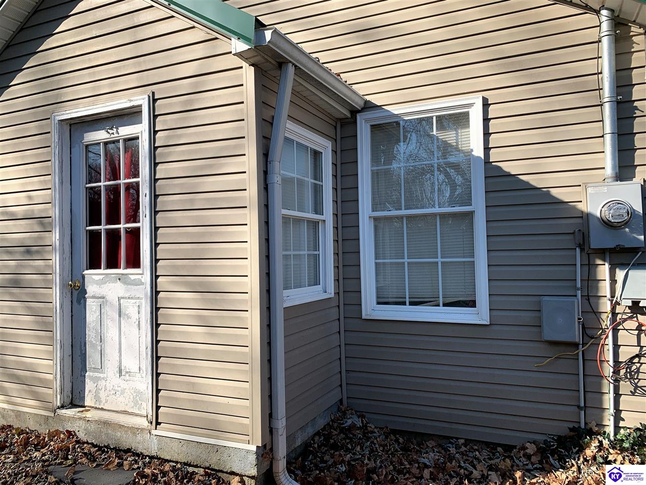 Listing Picture 344 W Maple Avenue Hodgenville, KY 42748 MLS HK10050787