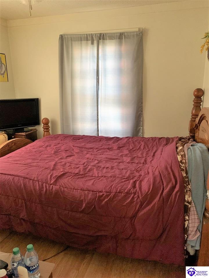 Listing Picture 344 W Maple Avenue Hodgenville, KY 42748 MLS HK10050787