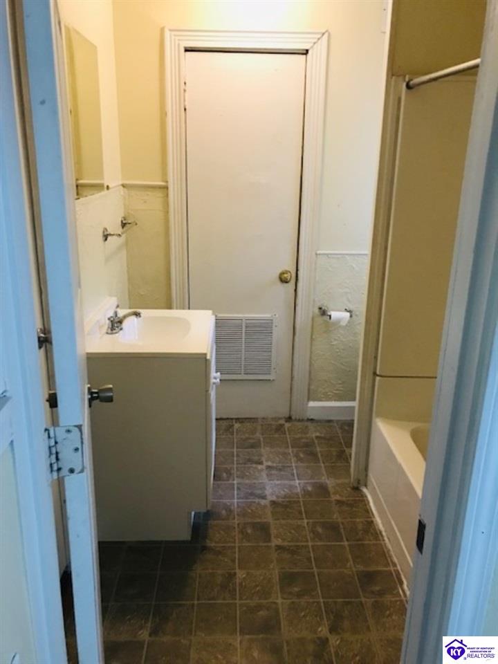 Listing Picture 419 Bowman Street Campbellsville, KY 42718 MLS HK10050798