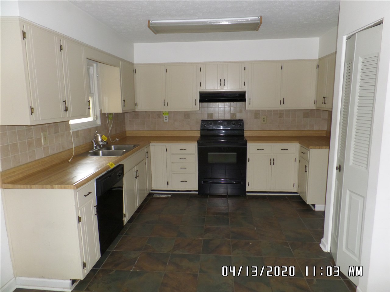 Listing Picture 104 Creekside Court Radcliff, KY 40160 MLS HK10052057