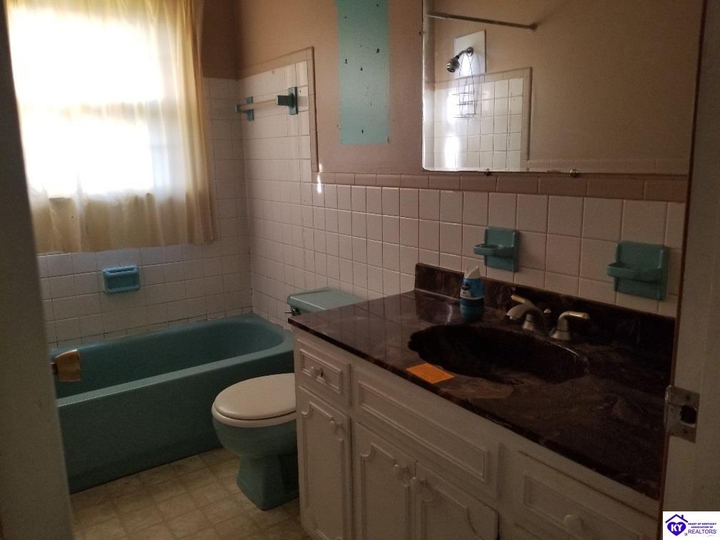 Listing Picture 105 Arlington Circle Greensburg, KY 42743 MLS HK10052006