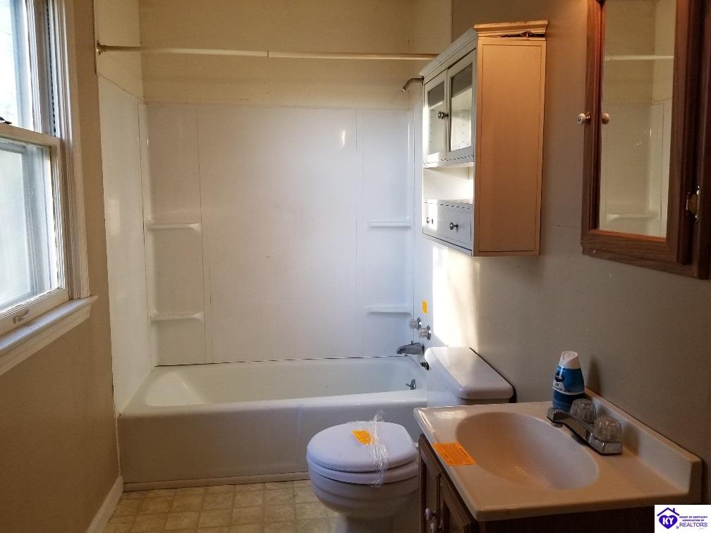 Listing Picture 105 Arlington Circle Greensburg, KY 42743 MLS HK10052006