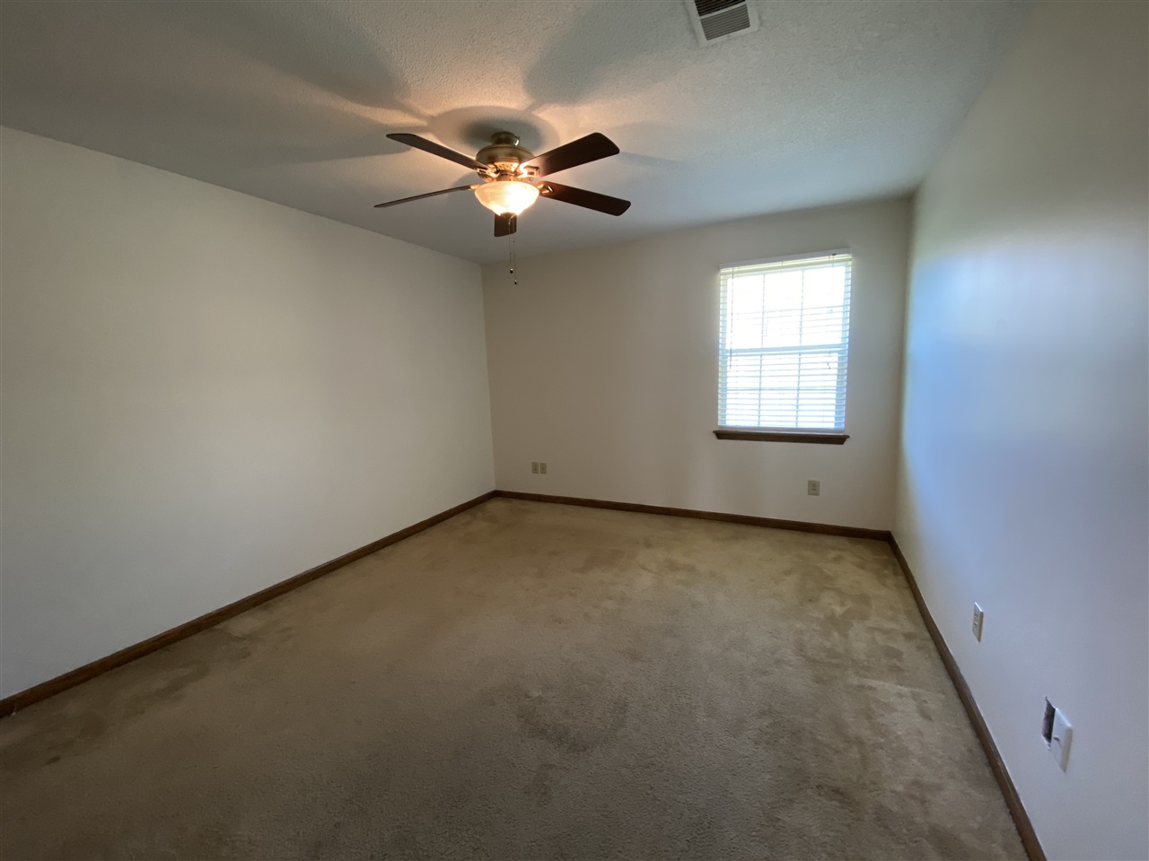 Listing Picture 611 Potomac Court Radcliff, KY 40160 MLS HK10052240