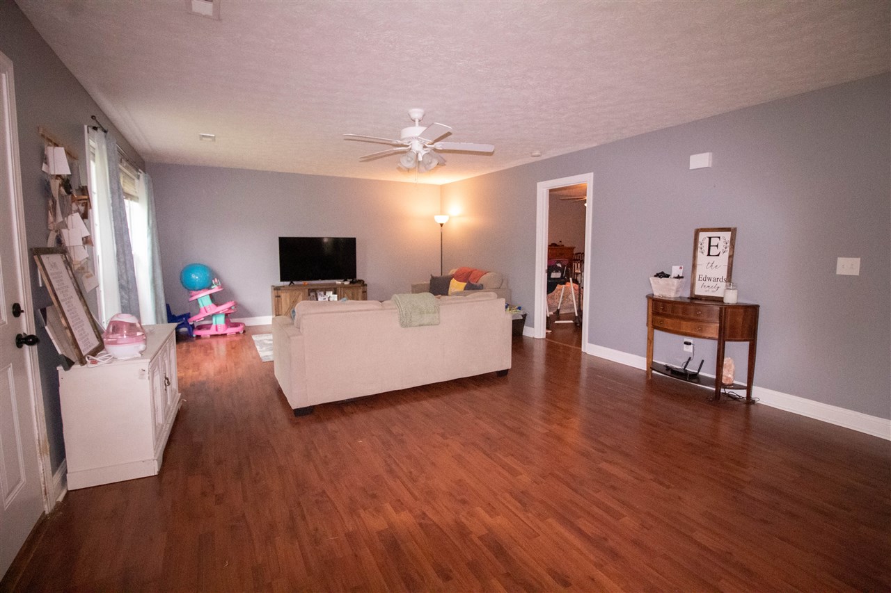 Listing Picture 216 Lilac Road Leitchfield, KY 42754 MLS HK10052296