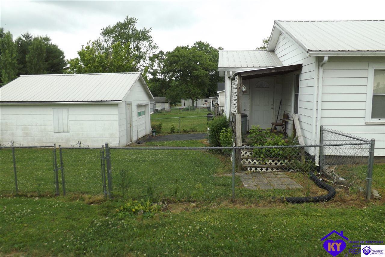 Listing Picture 214 E Walnut Campbellsville, KY 42718 MLS HK10052683