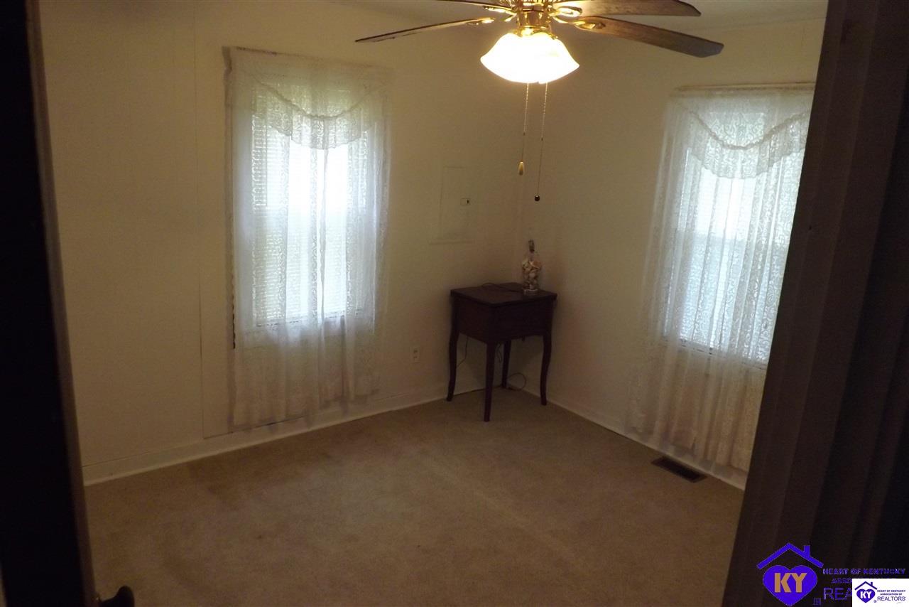 Listing Picture 214 E Walnut Campbellsville, KY 42718 MLS HK10052683