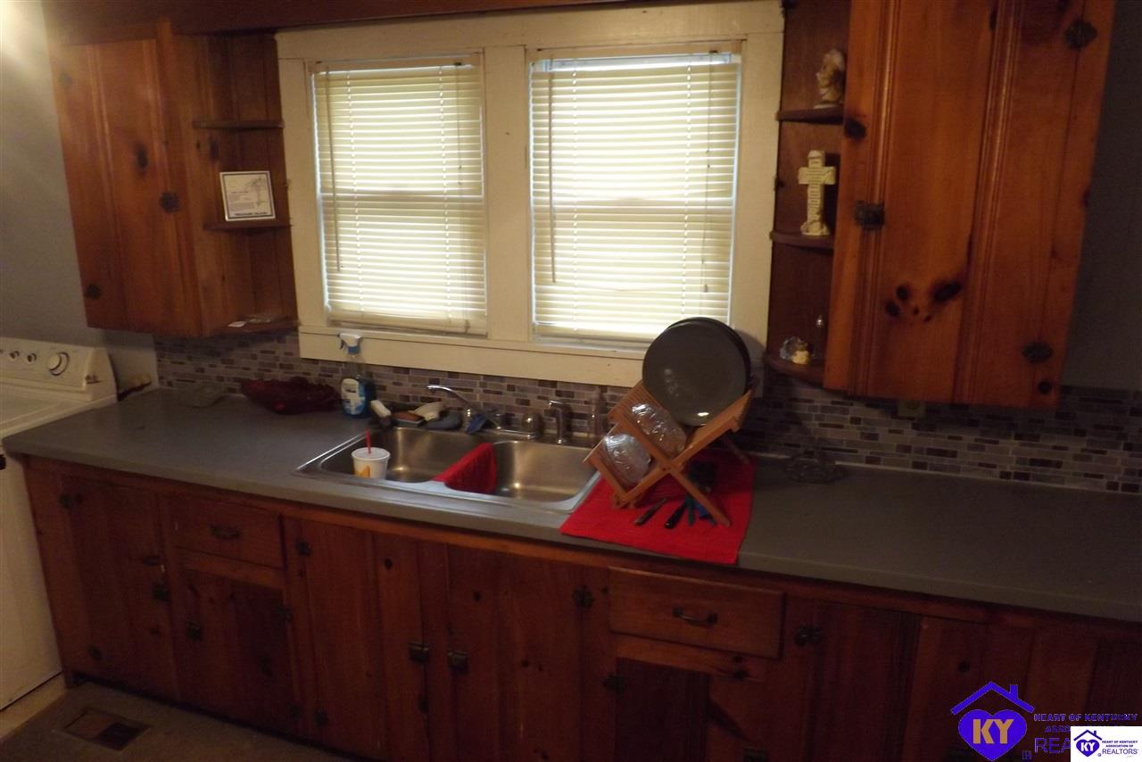 Listing Picture 214 E Walnut Campbellsville, KY 42718 MLS HK10052683