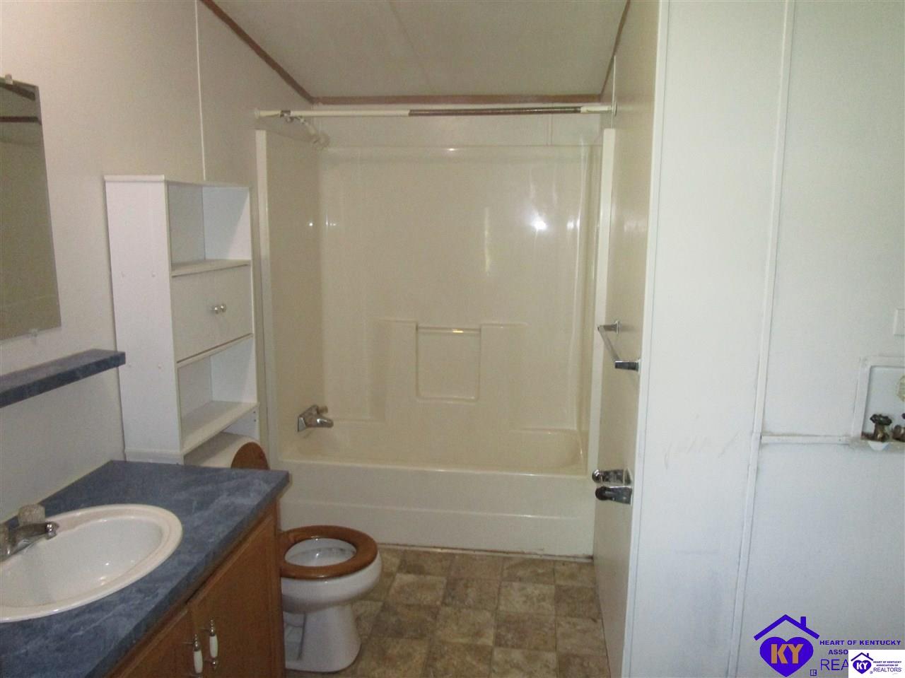 Listing Picture 303 S Meadow Drive Irvington, KY 40146 MLS HK10052861