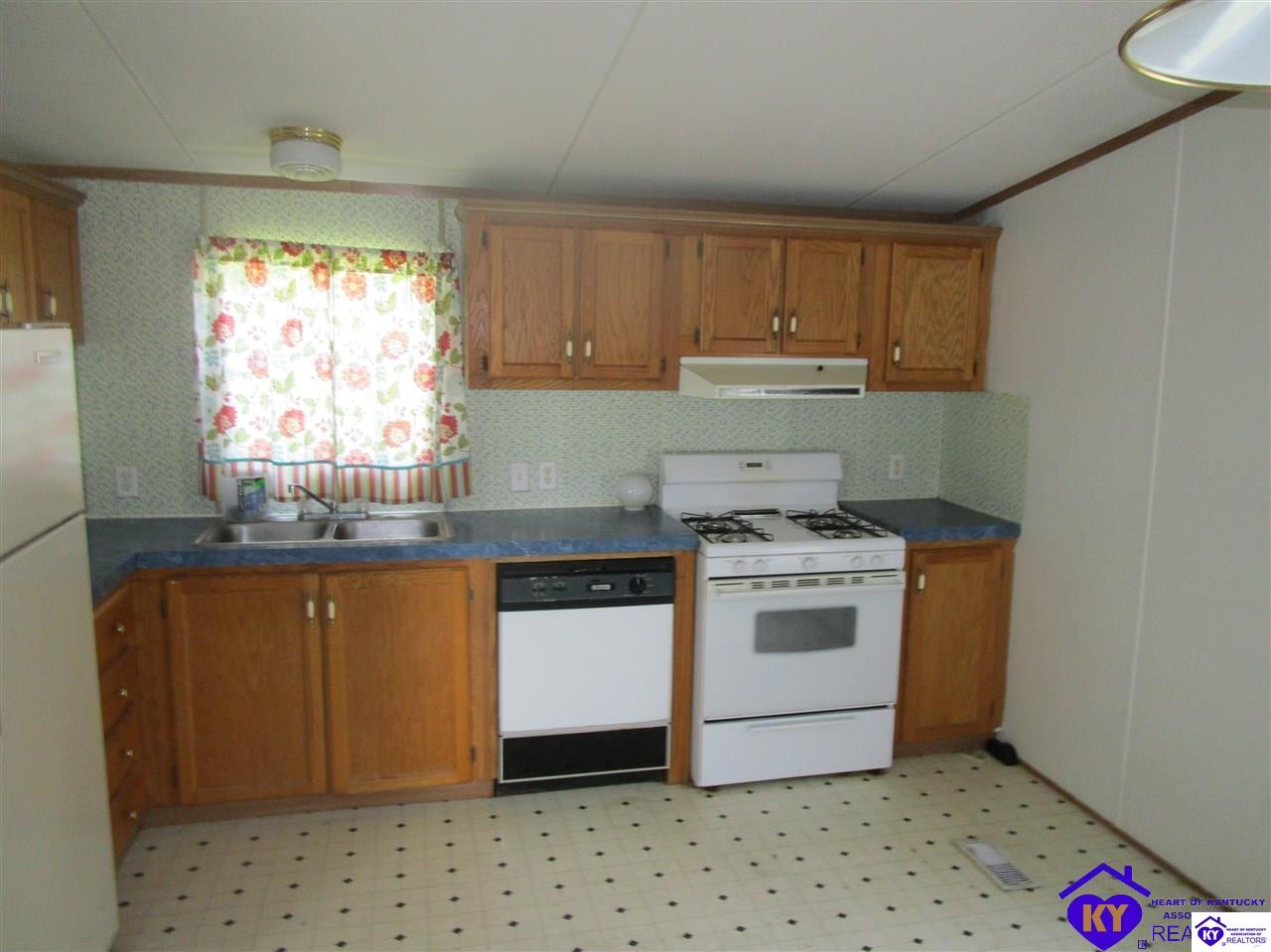 Listing Picture 303 S Meadow Drive Irvington, KY 40146 MLS HK10052861