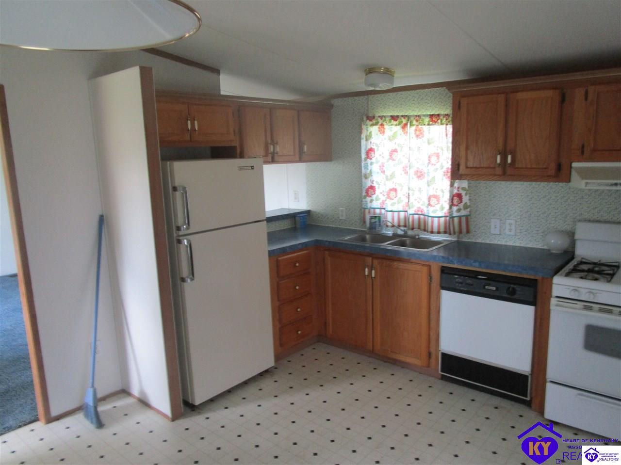 Listing Picture 303 S Meadow Drive Irvington, KY 40146 MLS HK10052861