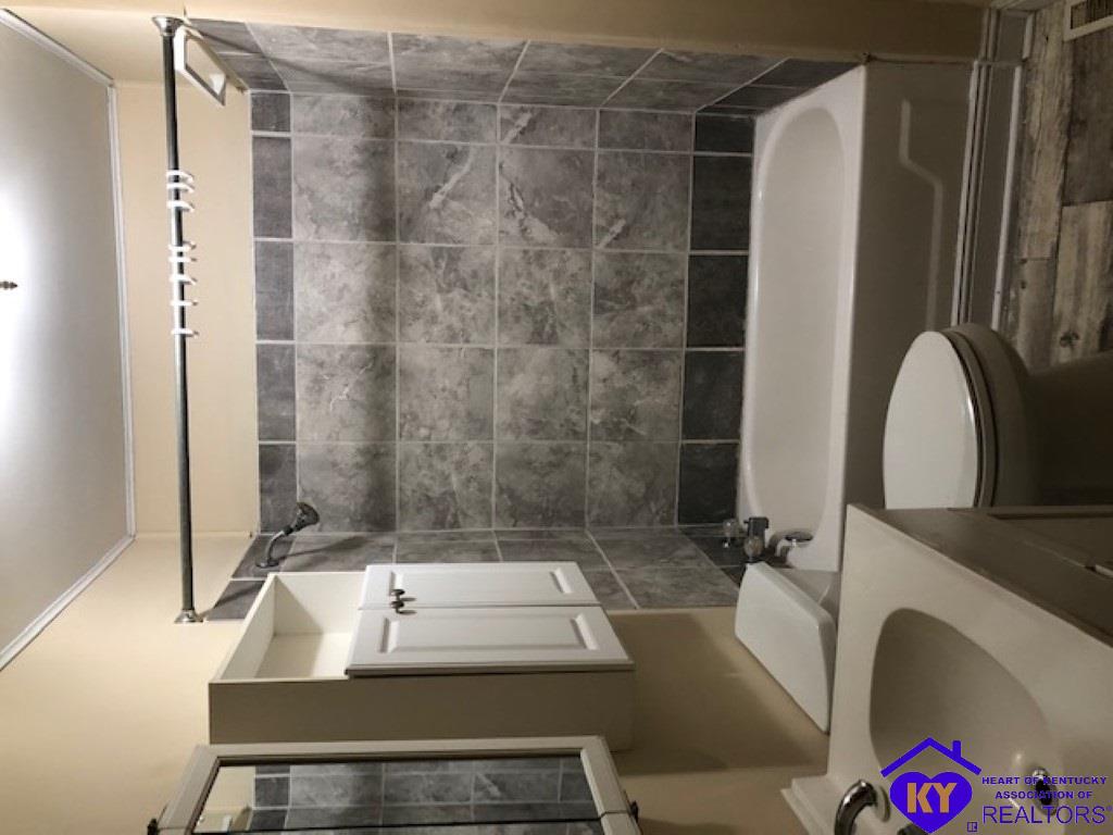 Listing Picture 229 Henry Street Elizabethtown, KY 42701 MLS HK10052923