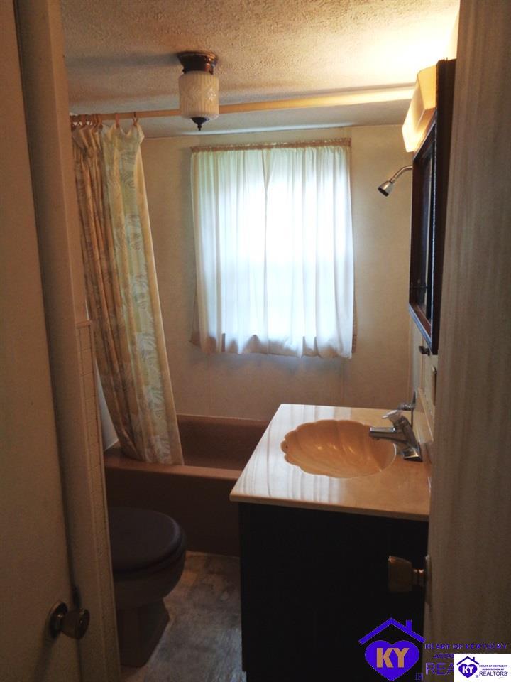 Listing Picture 1002 Sprowles Ridge Road Campbellsville, KY 42718 MLS HK10053571