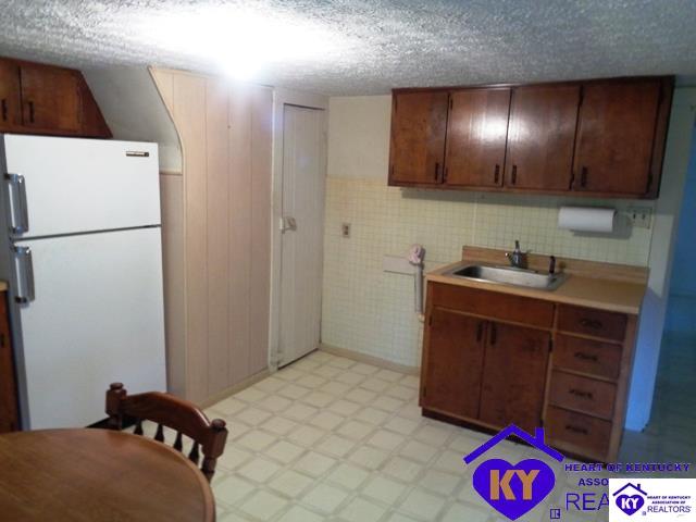 Listing Picture 1002 Sprowles Ridge Road Campbellsville, KY 42718 MLS HK10053571