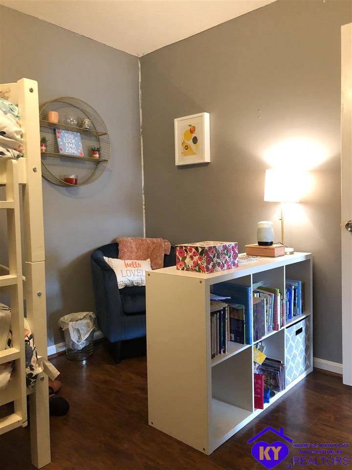 Listing Picture 101 W Locust Street Greensburg, KY 42743 MLS HK10054550