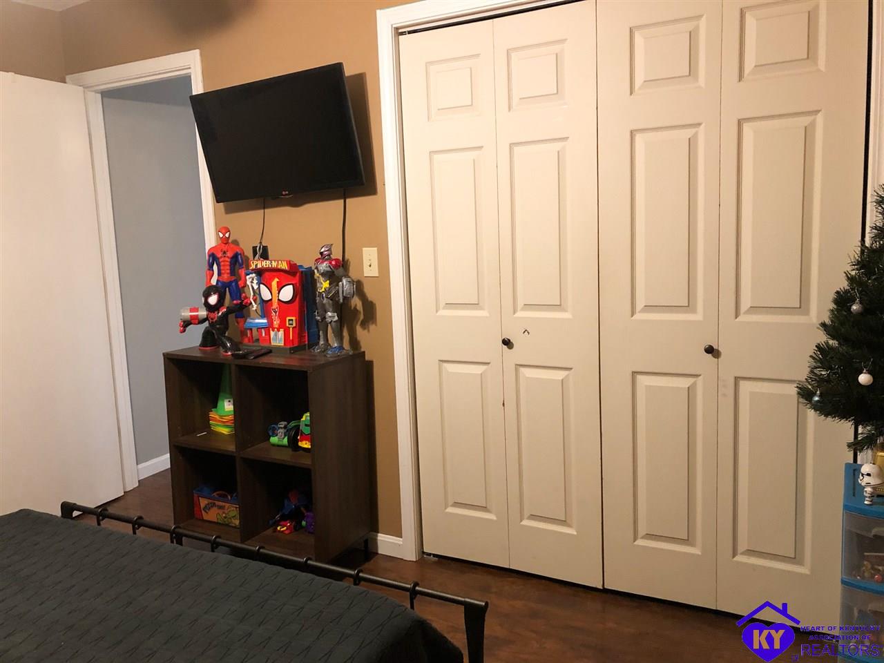 Listing Picture 101 W Locust Street Greensburg, KY 42743 MLS HK10054550